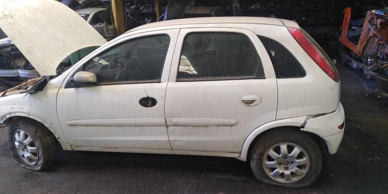  Chevrolet CORSA 2002    EN DESARME